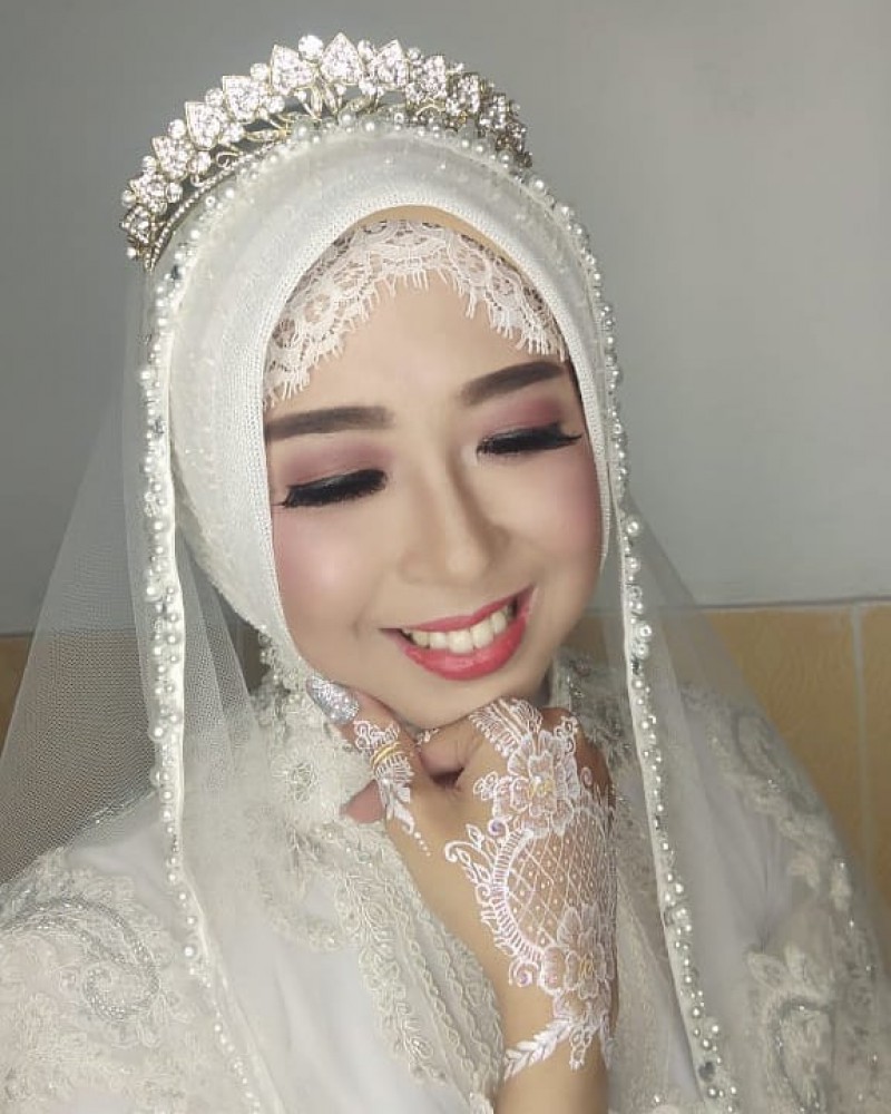 Senyum Merekah Jenis Muslim MUA Griyariasrinukti Untuk 